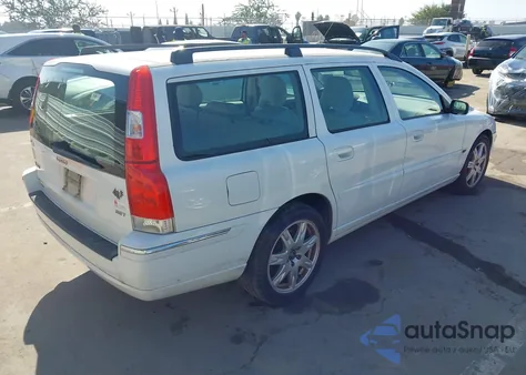 2005 Volvo V70 2.5T z USA, uszkodzony, nr VIN YV1SW592652505684